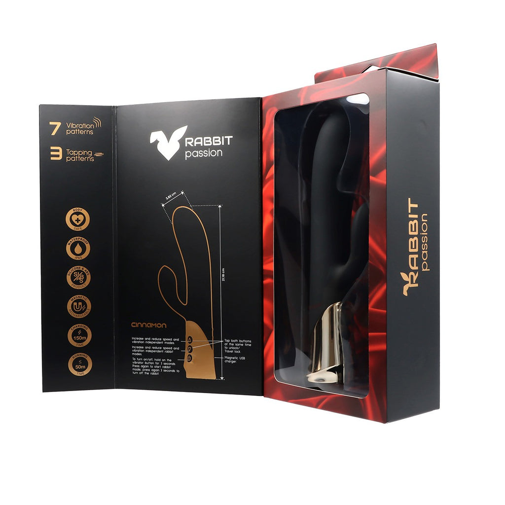 Vibratore ricaricabile in silicone color cannella con stimolatore vaginale e anale.