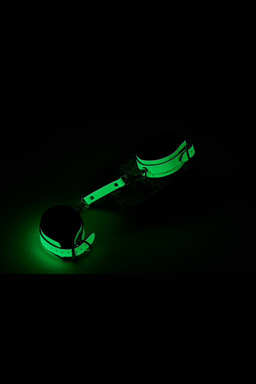 CAVIGLIERA LUMINOSA CHE SI ILLUMINA AL BUIO VERDE