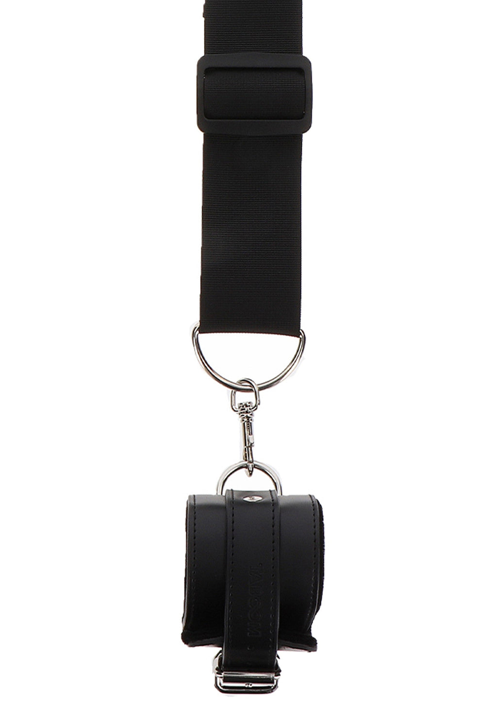 Portiere e bracciali neri