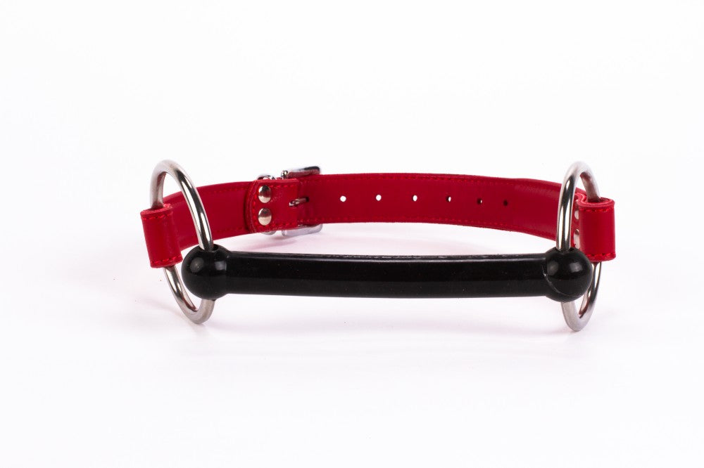 Soft calf leather upper and lambskin padding with red silicone mouthpiece