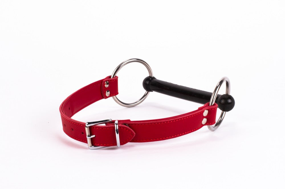 Soft calf leather upper and lambskin padding with red silicone mouthpiece