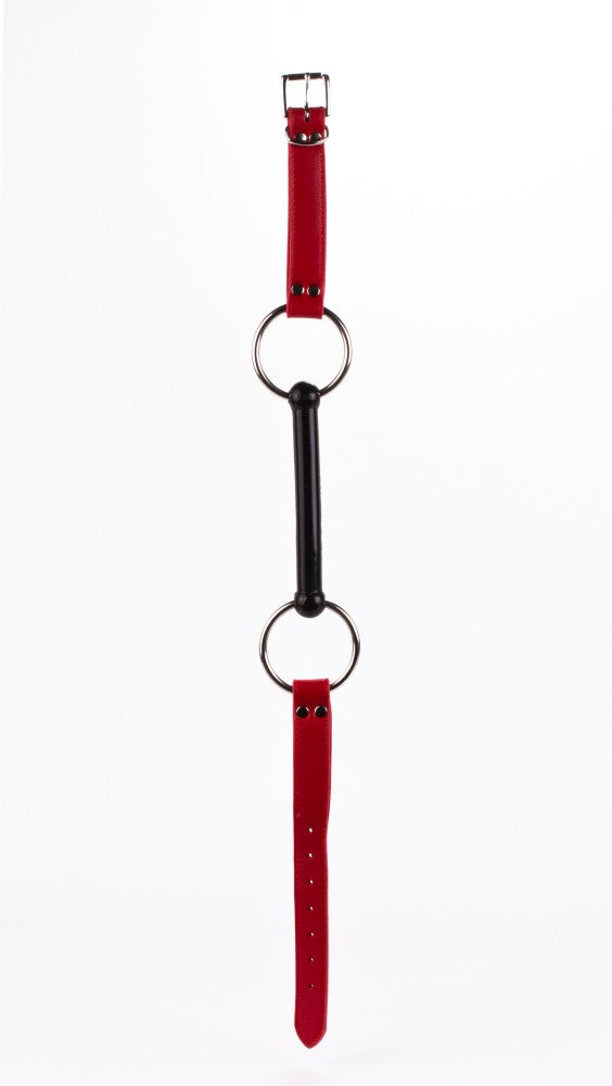 Soft calf leather upper and lambskin padding with red silicone mouthpiece