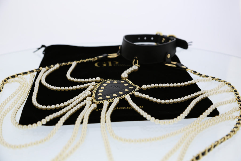GUILTY PLEASURE PEARL NECKLACE