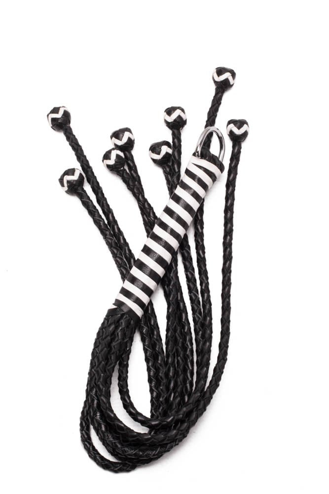 22 inch 8-plait glossy leather flogger