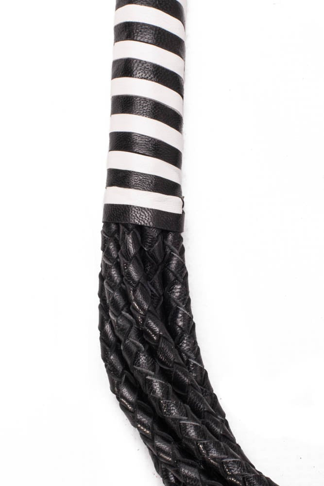 22 inch 8-plait glossy leather flogger