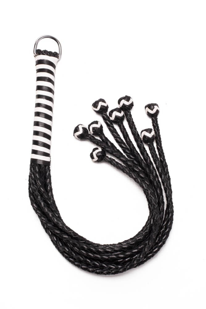 22 inch 8-plait glossy leather flogger